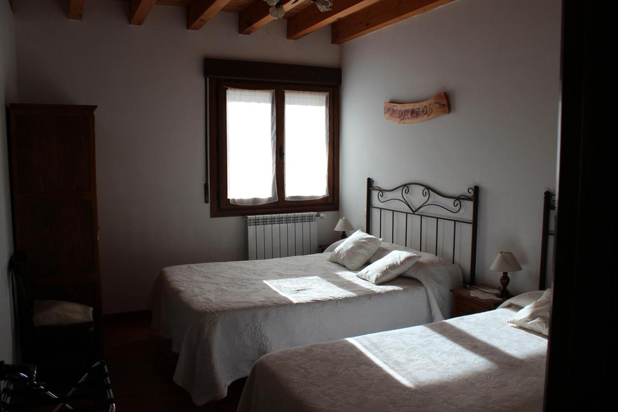 La Chimenea De Soria I Y I I Guest House Espeja de San Marcelino Luaran gambar