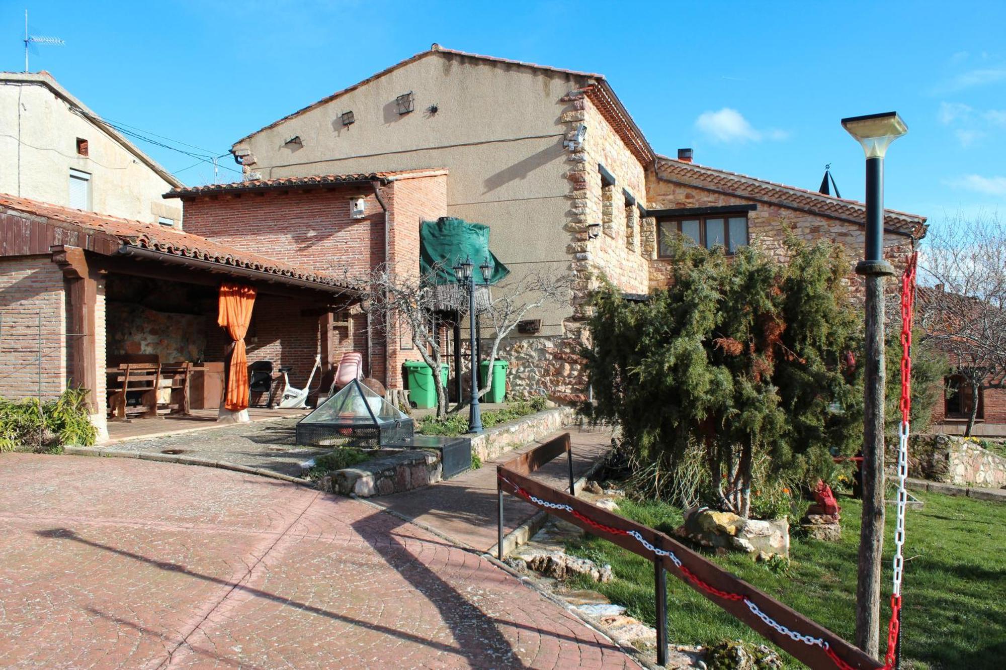 La Chimenea De Soria I Y I I Guest House Espeja de San Marcelino Luaran gambar